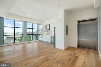 Building Photo - 240 N 2nd St