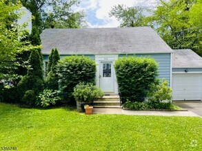 Building Photo - 274 Woodland Ave