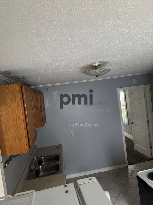 Foto del edificio - 1704 N Gulick Ave