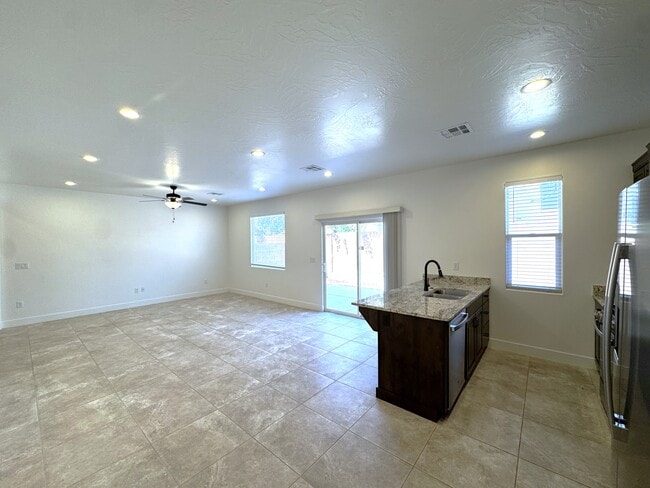 Building Photo - 322 N 2480 W