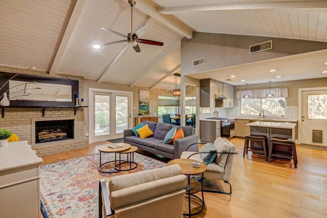 Building Photo - 2713 Bryonhall Dr