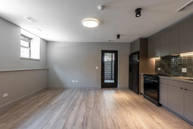 Building Photo - 2228 N Kedzie Blvd