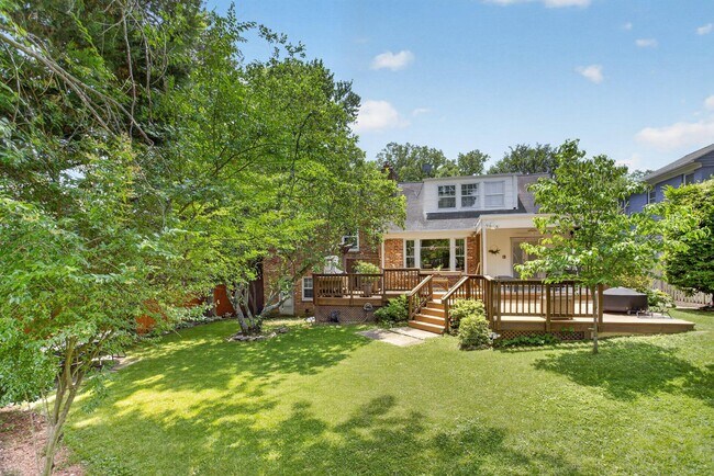 Foto del edificio - 5703 Cromwell Dr