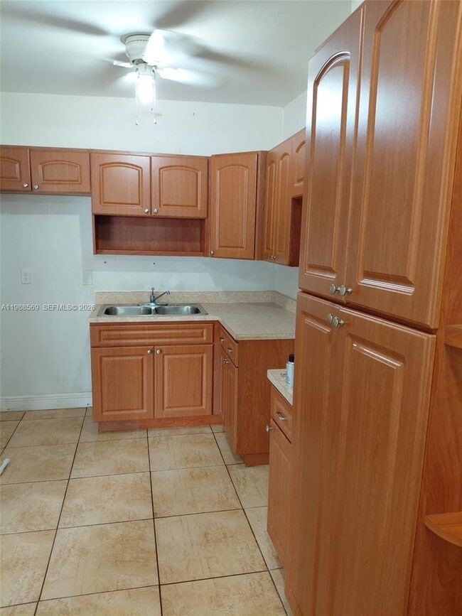 Building Photo - 3503 SW 24th St