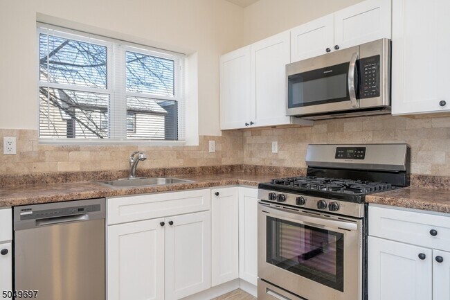 Foto del edificio - 14 Evelyn Pl