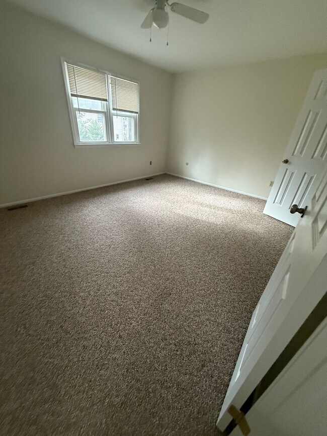 Building Photo - 2 Bd / 1.5 Bth Townhouse in Doylestown Borough located in Sandy Ridge Acres