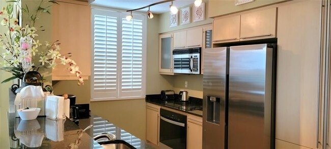 Building Photo - 2080 S Ocean Dr