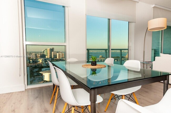 Foto del edificio - 244 Biscayne Blvd