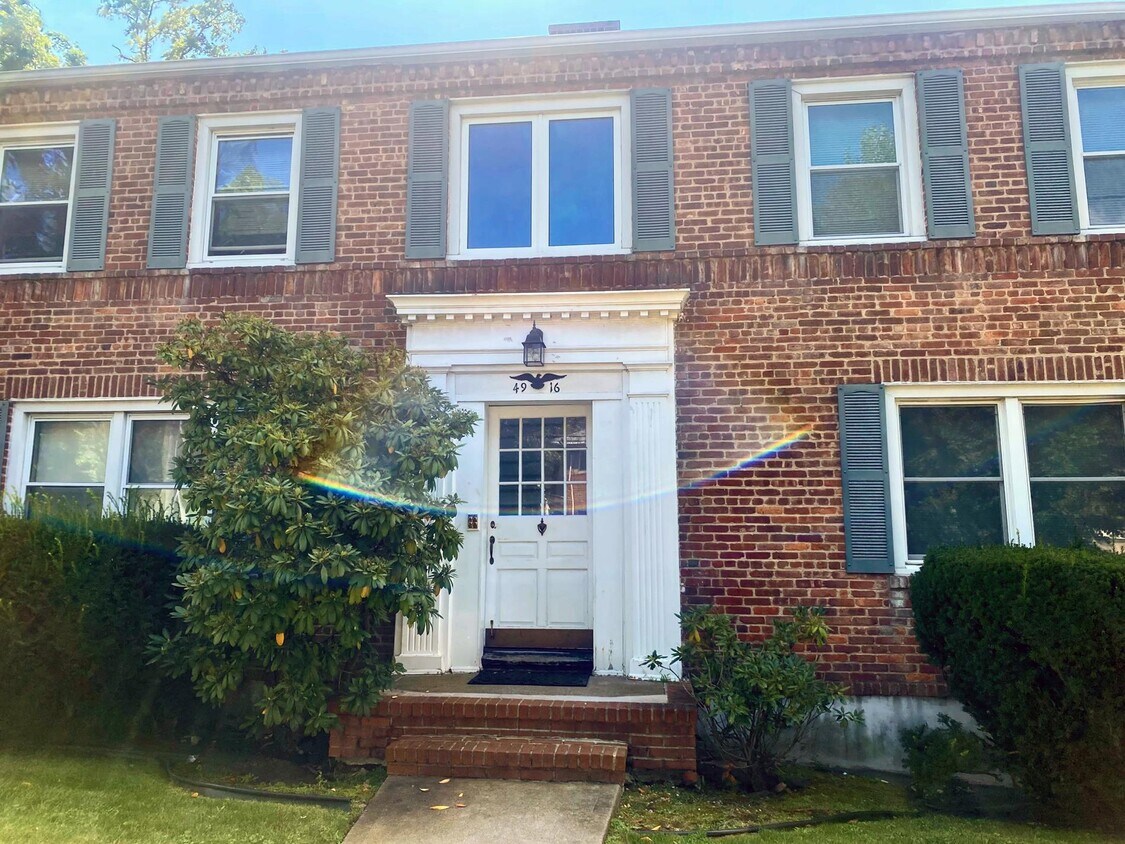 4916 Douglaston Pkwy Unit 1R, Queens, NY 11362 Room for Rent in