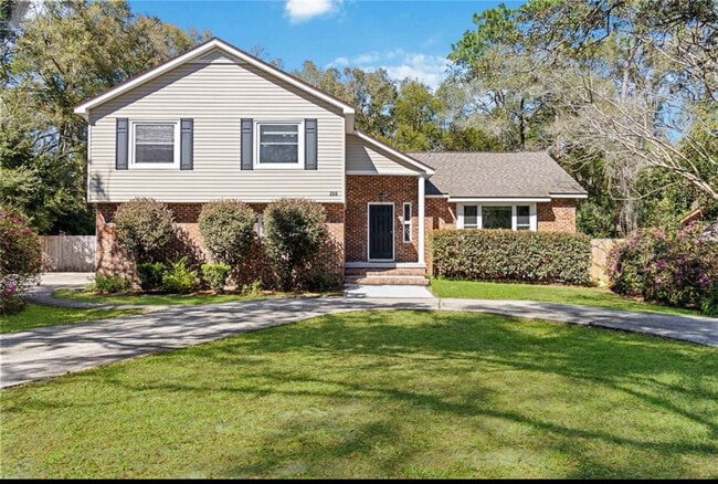 Building Photo - 259 Westchester Dr