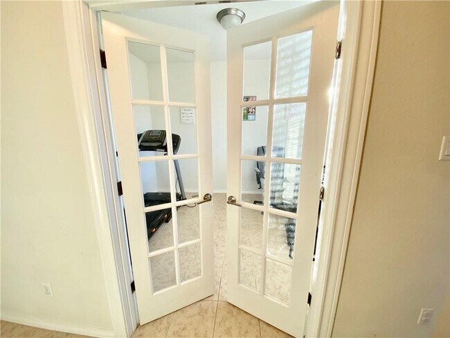 Foto del edificio - 16009 Nightshade St