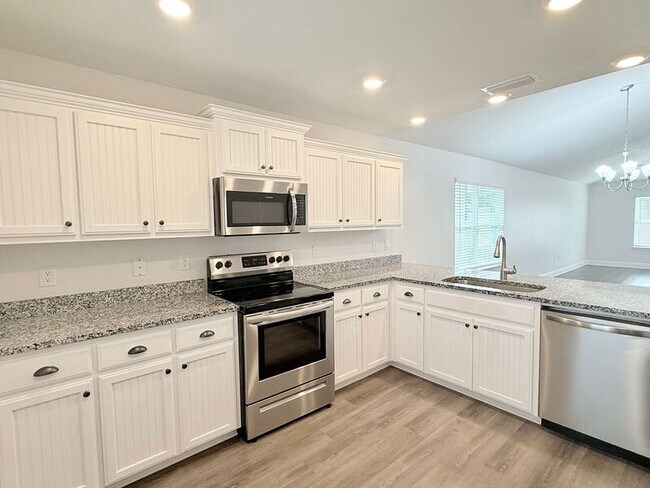 Building Photo - 7101 Sonny Dr