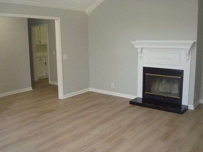 Building Photo - 522 Williamsport Dr