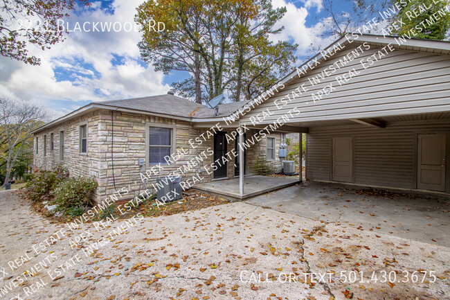 Foto del edificio - 2221 Blackwood Rd