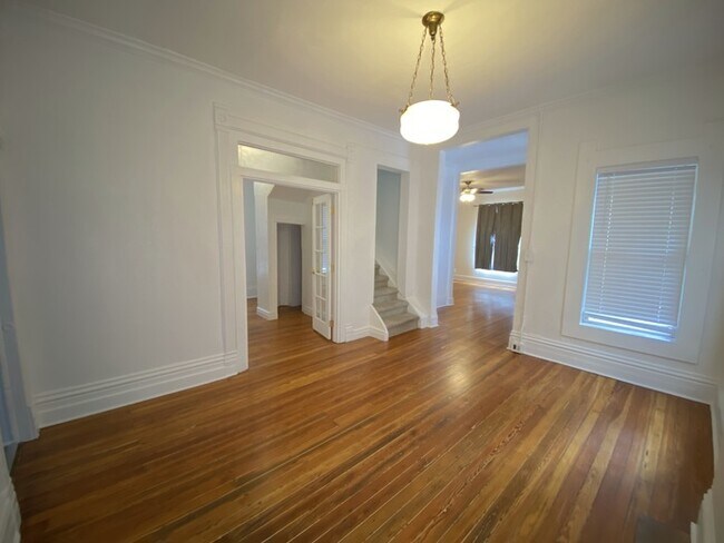 Building Photo - Stunning Duplex in Denver