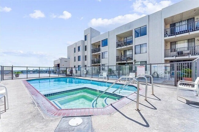Building Photo - 1140 E Ocean Blvd