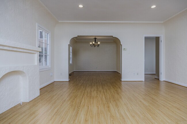 Foto del edificio - 1244 S Highland Ave