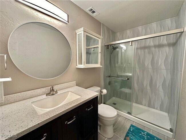 Foto del edificio - 15427 Crystal Lake Dr