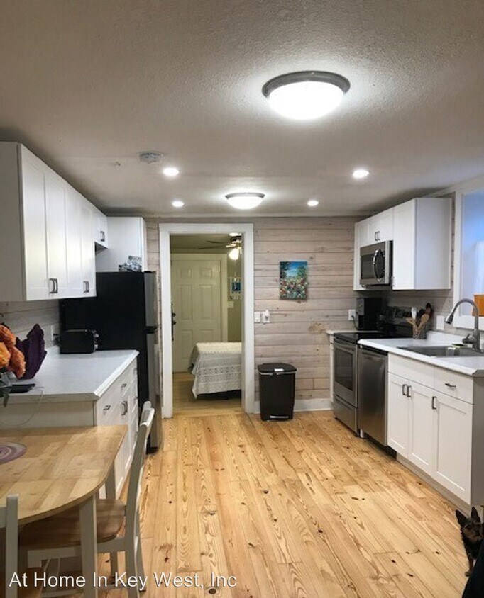 Primary Photo - 1 br, 1 bath House - 716-B Emma Street