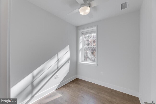 Building Photo - 2201 40th Pl NW