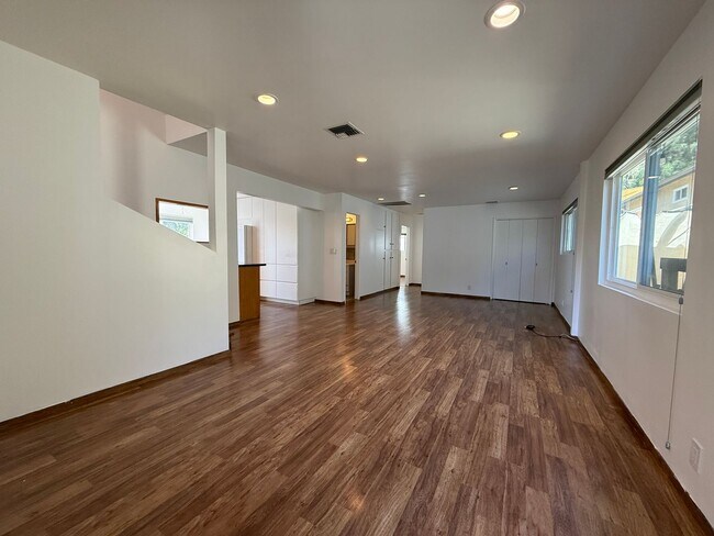 Foto del edificio - Charming Highland Park Retreat | Spacious 3BD/3BA on a Cul-de-Sac