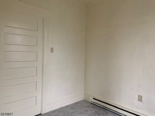 Foto del edificio - 327 Amherst St