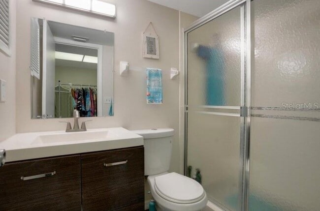 Building Photo - 3622 Lake Bayshore Dr