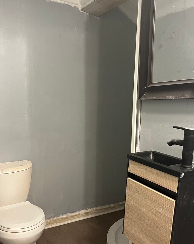 Foto del edificio - 3917 Bloomfield Dr