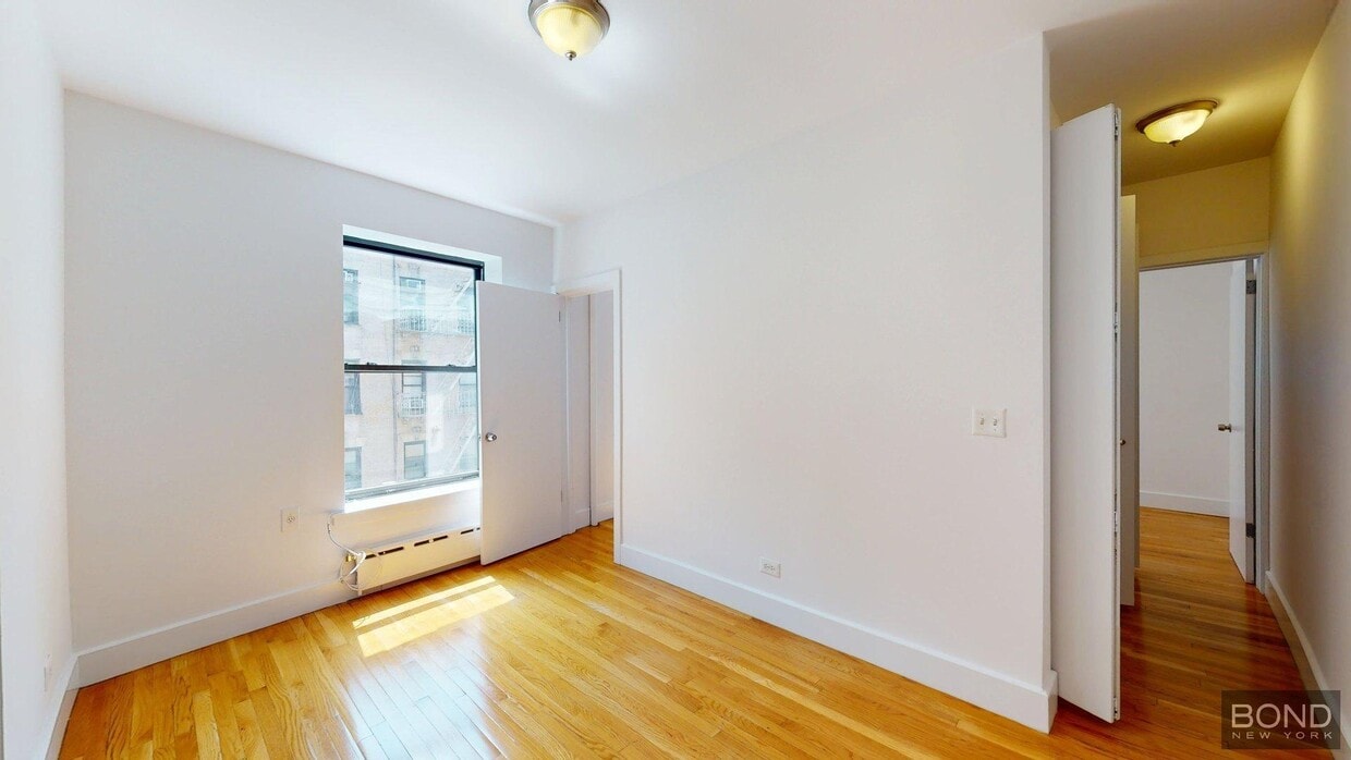 Primary Photo - 151 Mott St