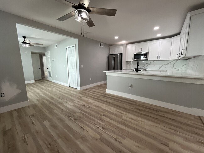 Building Photo - 437 Ruth Ln