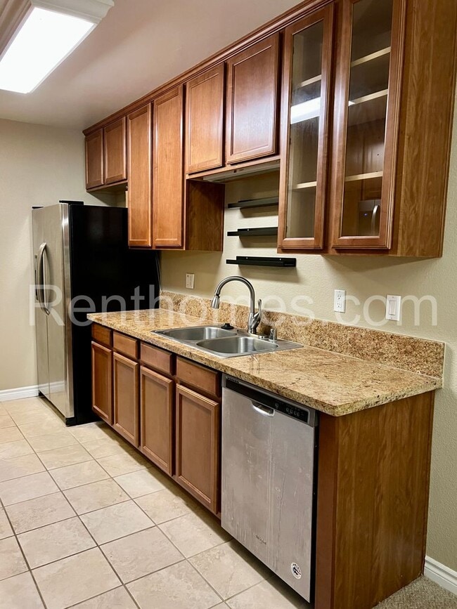 Building Photo - 9929 Azuaga St