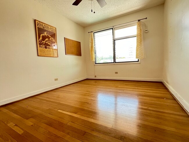 Bedroom 1 - 1014 Kapahulu Ave