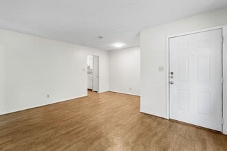 Building Photo - 245 Craddock Ave