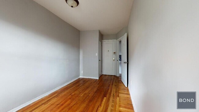 Foto del edificio - 354 E 19th St