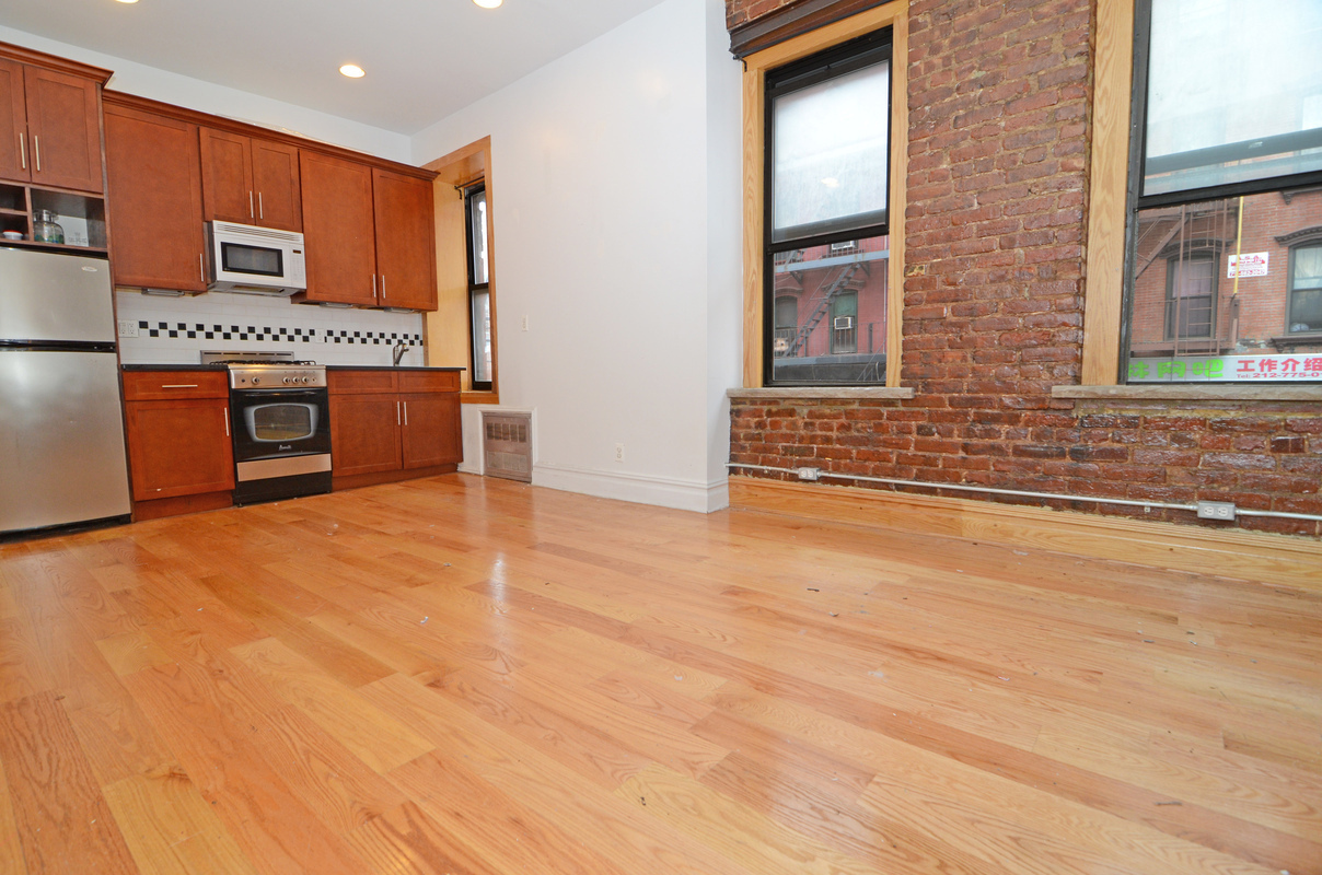Primary Photo - 2 Eldridge St