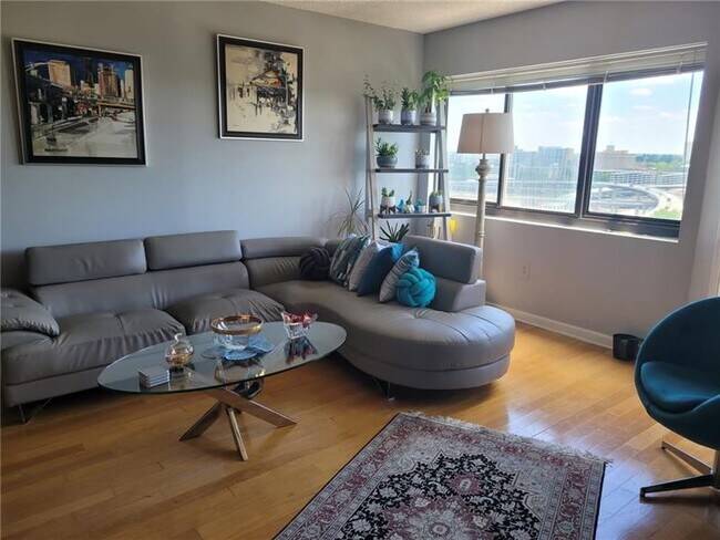 Foto del edificio - 795 Hammond Dr