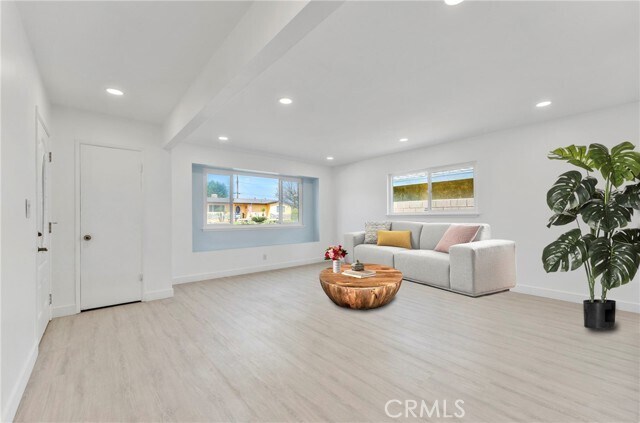 Building Photo - 13031 Los Cedros Ave