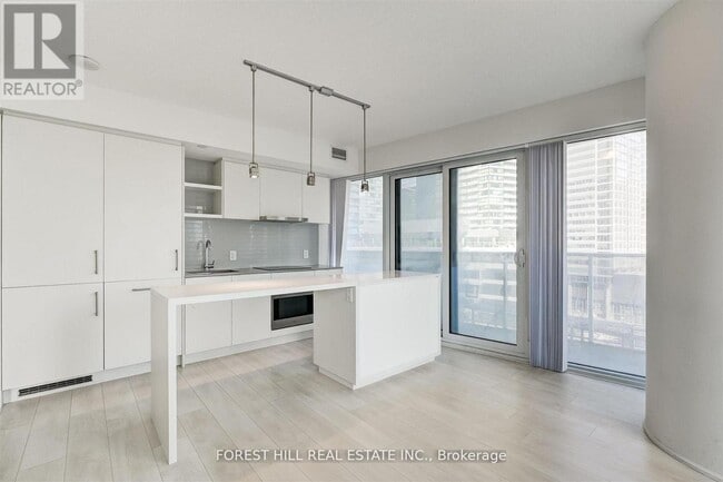 Building Photo - 88 Harbour St