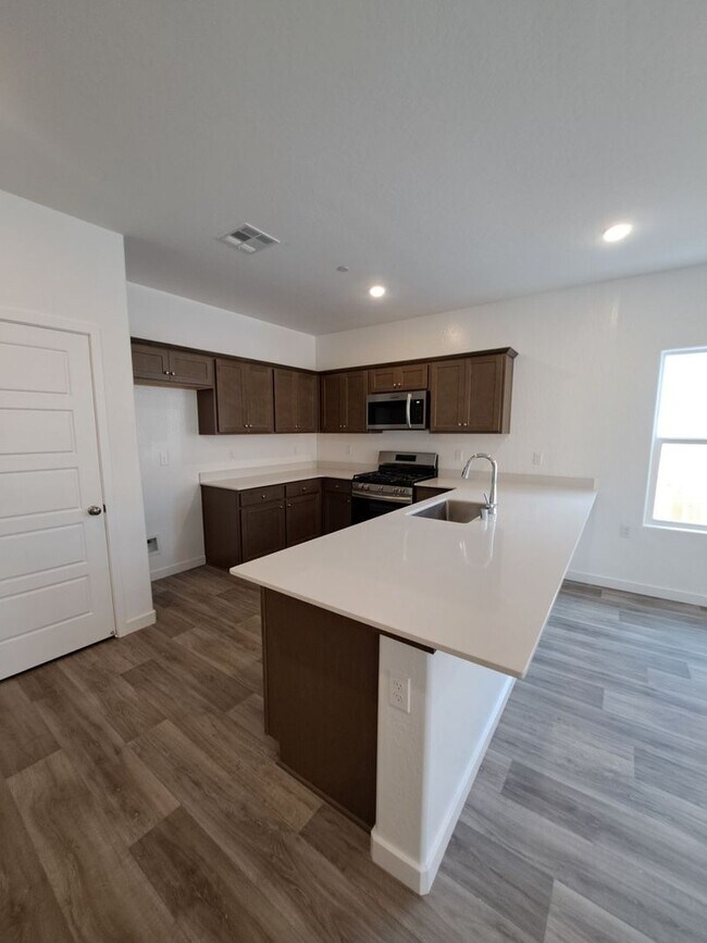 Foto del edificio - Beautifully Built Home! 3 bed, 2 bath