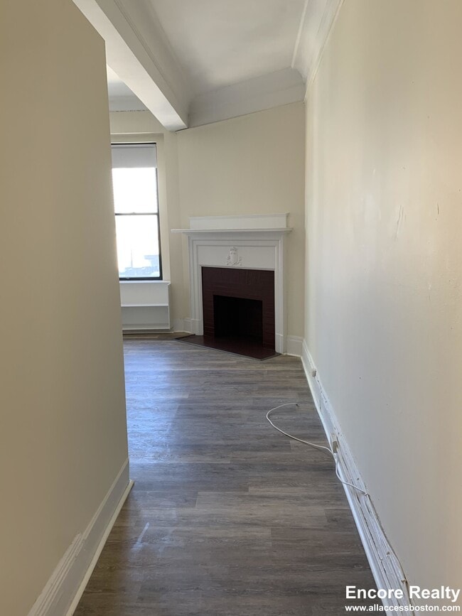 Building Photo - 62 Boylston St
