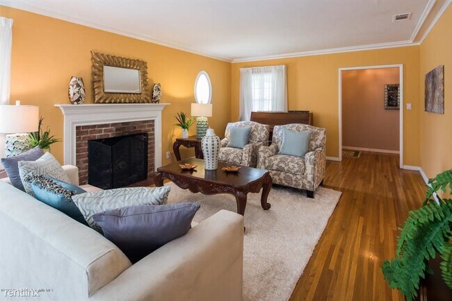 Building Photo - 3 br, 2 bath House - 2335 Lorain Rd