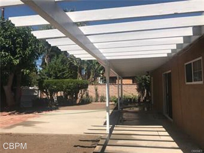 Building Photo - 3 br, 2 bath House - 24018 Hartland Street