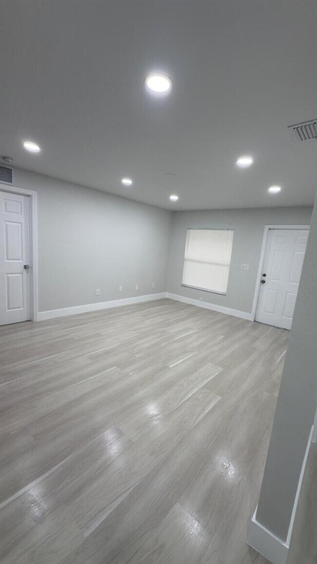 Foto del edificio - 1215 NW 2nd St