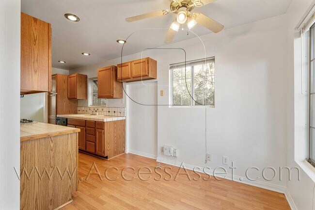 Building Photo - Spacious One Story 2 Bed/1.5 Bath Home In Wonderful City Of Lake Elsinore!