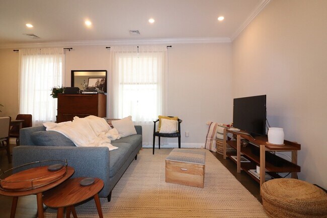 Foto del edificio - 19 Walk Hill St