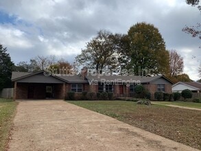 Building Photo - 2224 Bower Dr