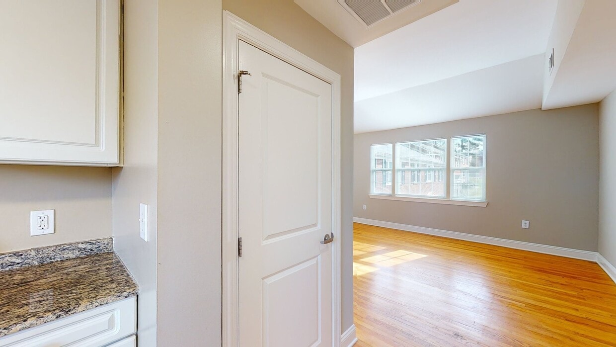 Photo - Rodgers Forge Apartments