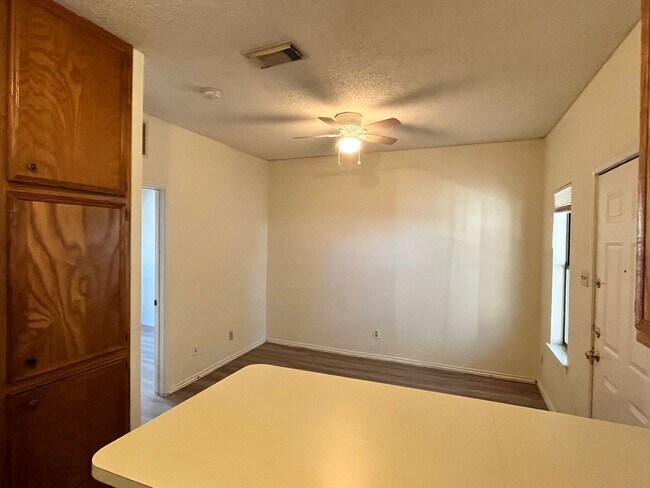 Foto del edificio - Cozy One Bedroom in Hyde Park