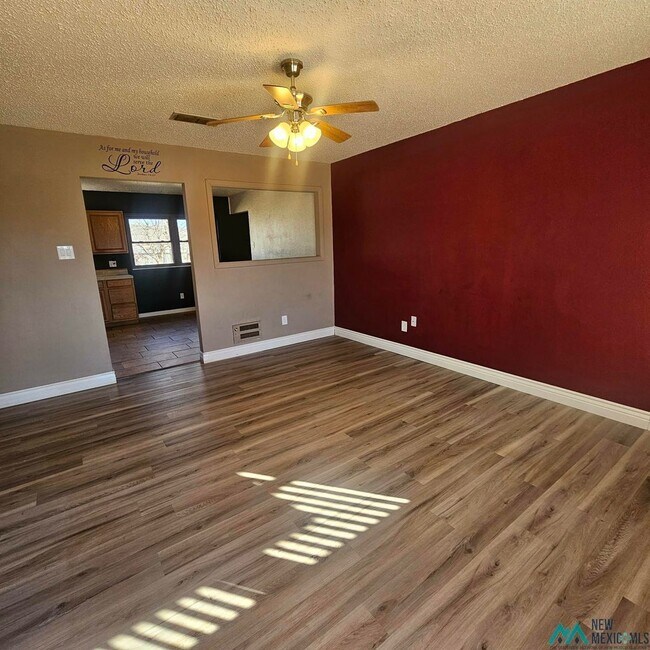 Foto del edificio - Month-to-Month ONLY 3 bed/1 bath home for rent- Available now!! $1115/mo