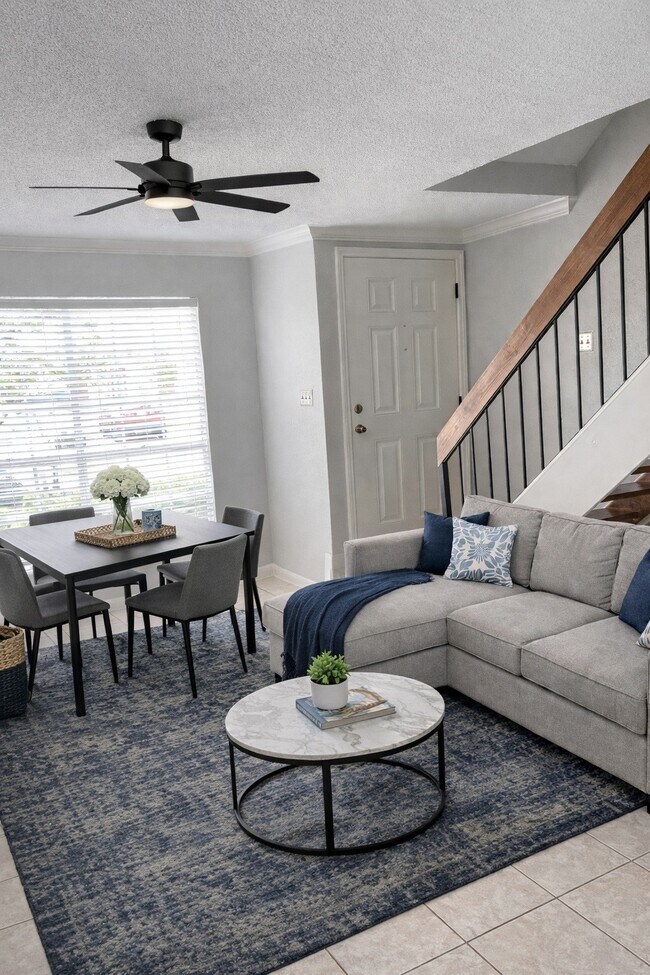 Building Photo - 2002 Gentryside Dr